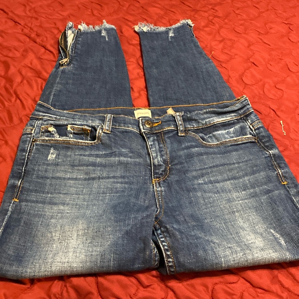 Sneak Peek jeans